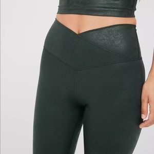 Aerie Offline the Hugger crossover high waisted crackle legging